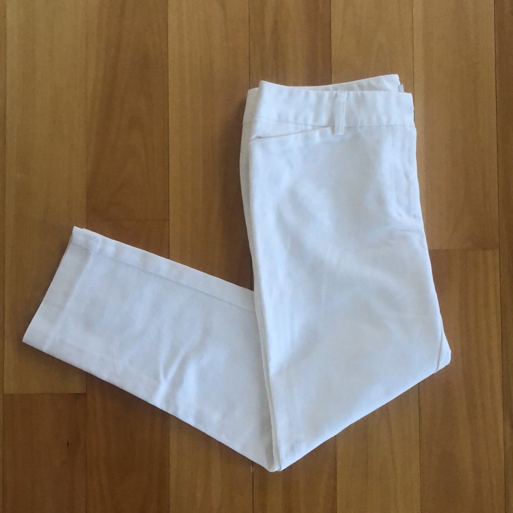Liz Claiborne White Capri - size 6 Petite